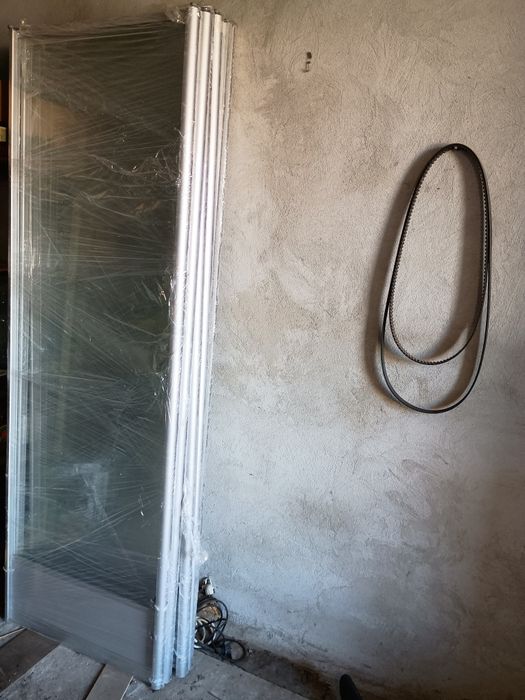 Продам комод з шухлядами і стелажем