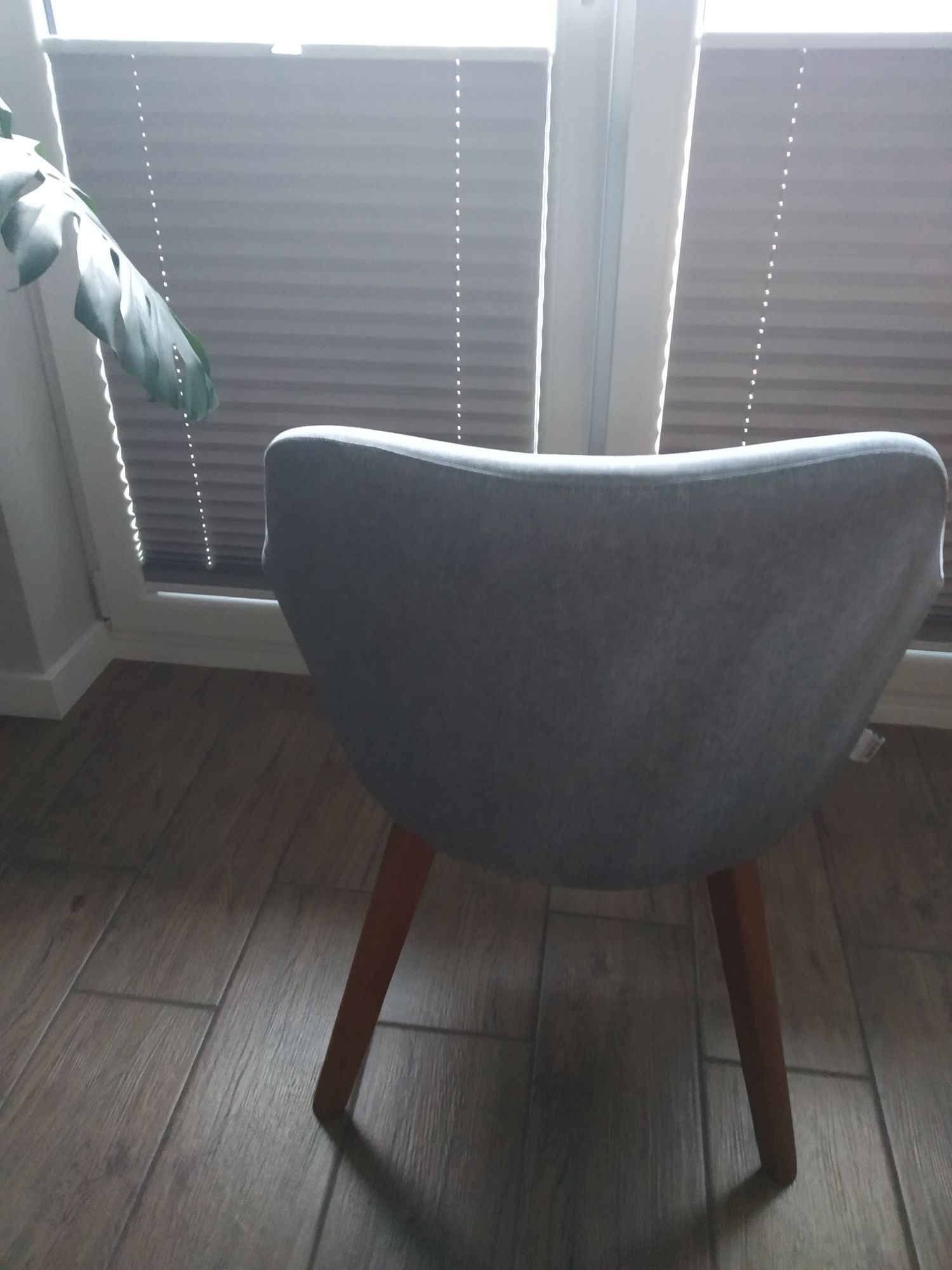 Krzesła tapicerowane Kare Design