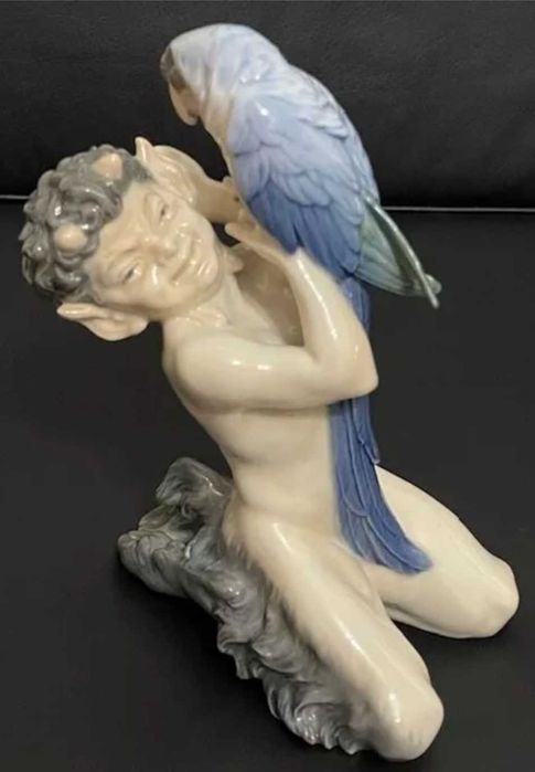 Porcelanowa figurka Faun z papugą royal Copenhagen