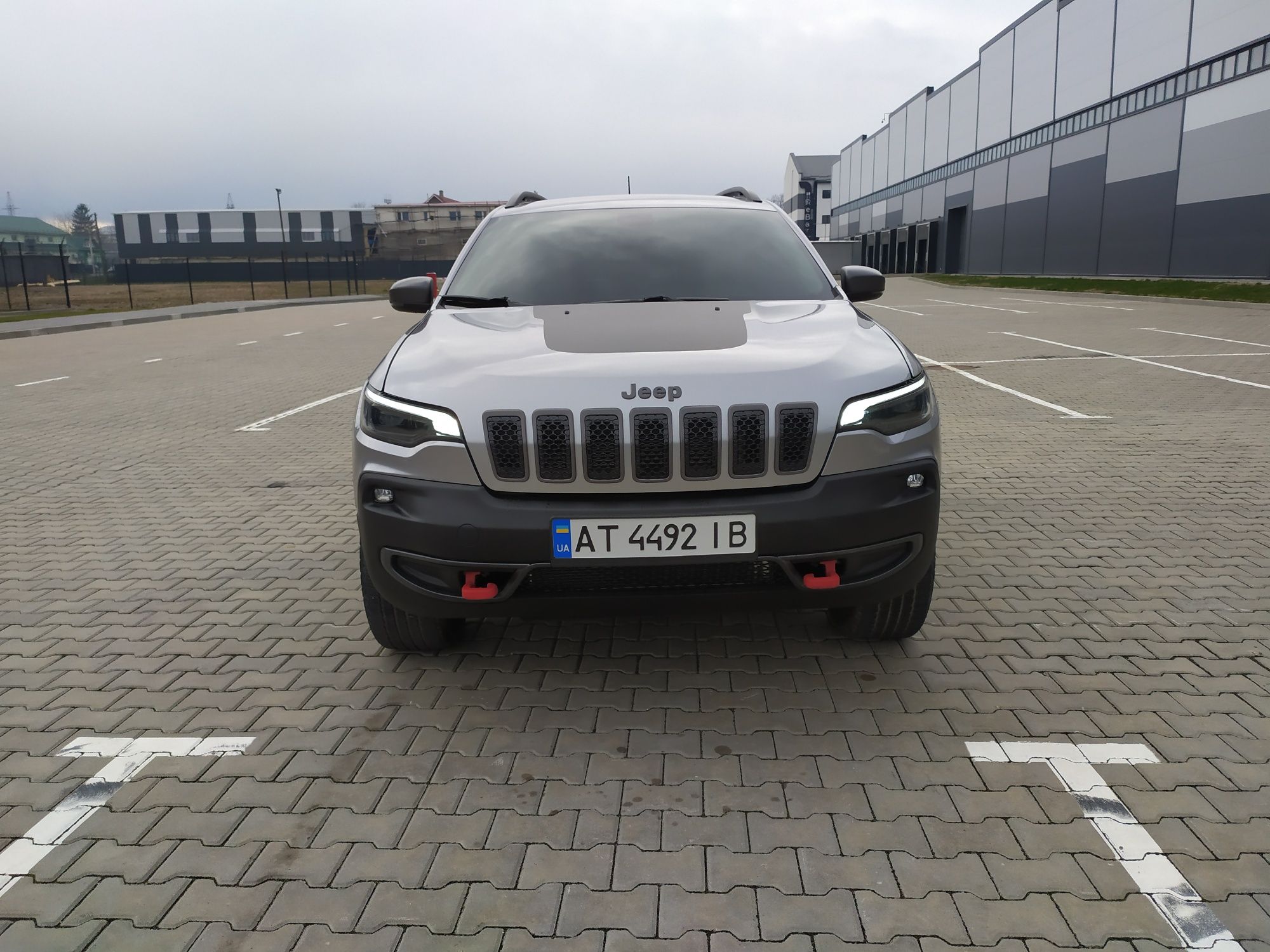 Jeep Cherokee Treilxavk