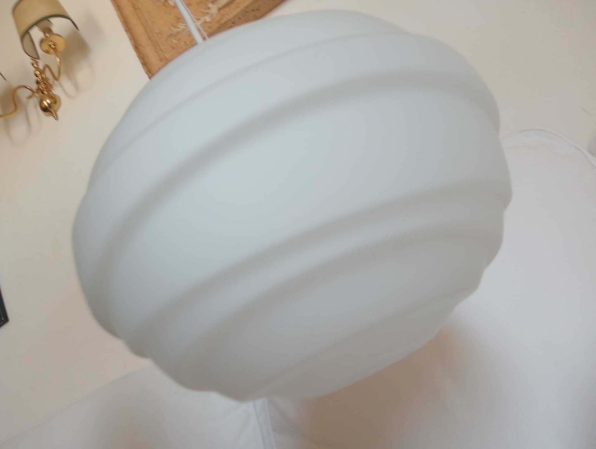 Par candeeiros tecto Suspensos Fritz Hansen atomheart Branco Opalino