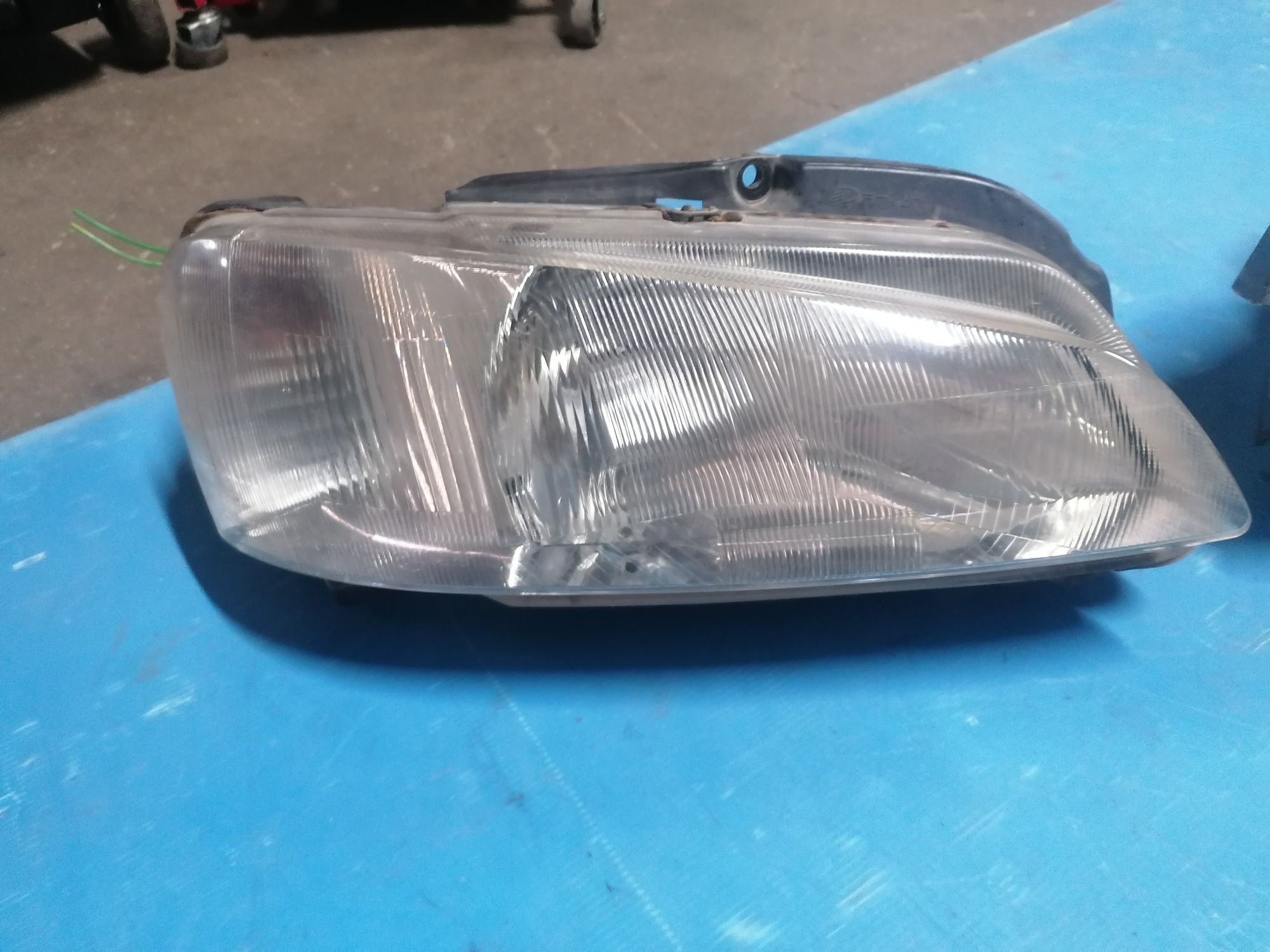 Faróis ou ópticas peugeot 106 fase 2