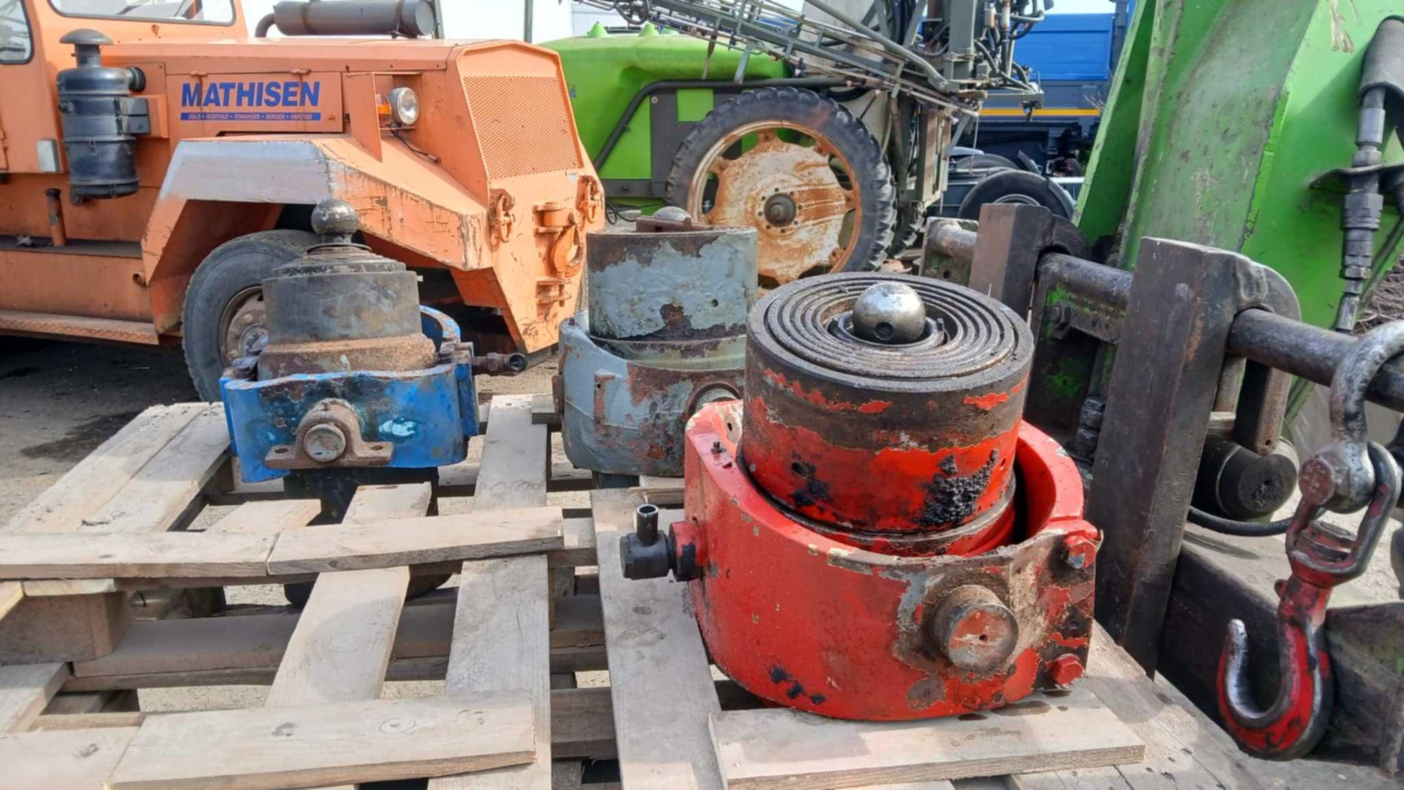 Tłok wywrotu 25 T NUMMI siłownik wywrotu 2650mm skoku kołyska