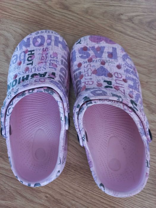 Klapki, typu CROCS,