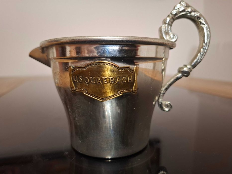 Jarro banho prata e copo whisky Usquaebach, raros