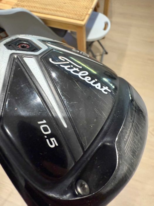 Driver Titleist 915D2 10.5º + Shaft Premium Diamana