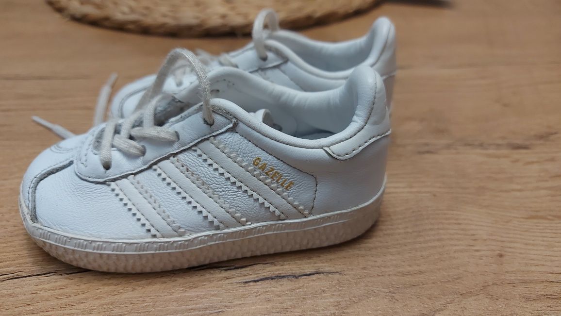 Buciki dla maluszka butki adidas gazelle białe 20