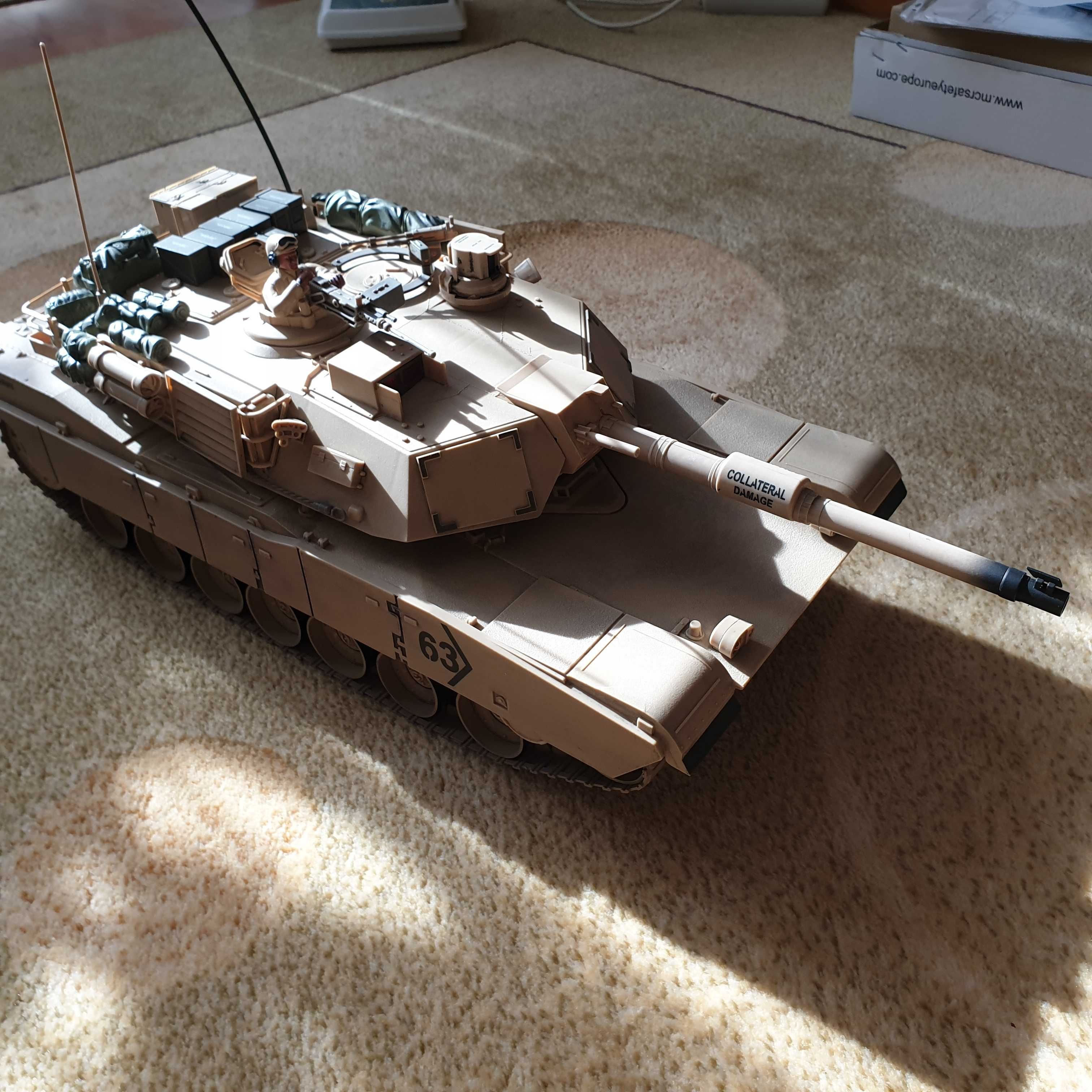 Czołg M1A2 Abrams 1/16 Carson