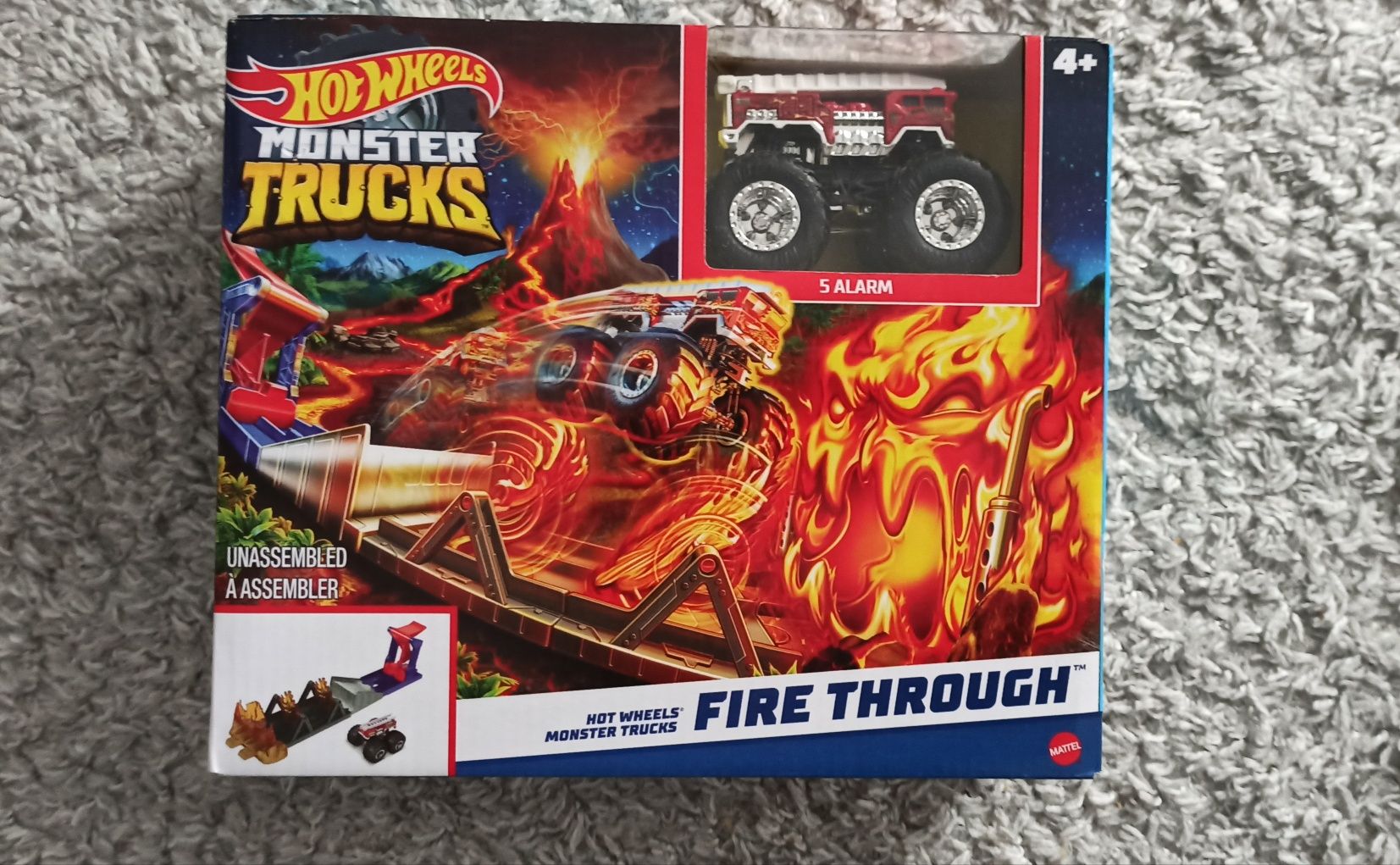 Zestaw Hot Wheels Monster Trucks Fire Through