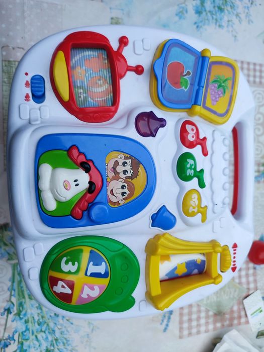 Развивающийся интерактивный музыкальный столик