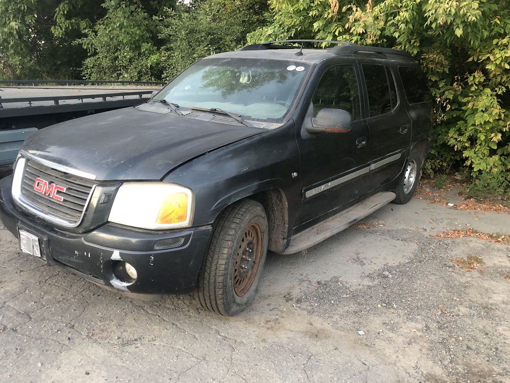 GMC Envoy 2004 год мотор 5.3 бензин