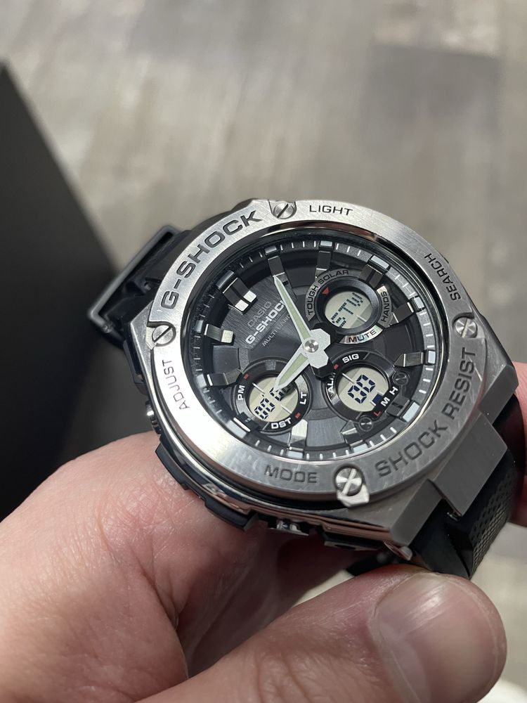 Casio g-shock gst-w110