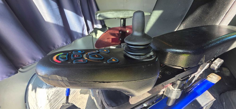 Wozek inwalidzki elektryczny