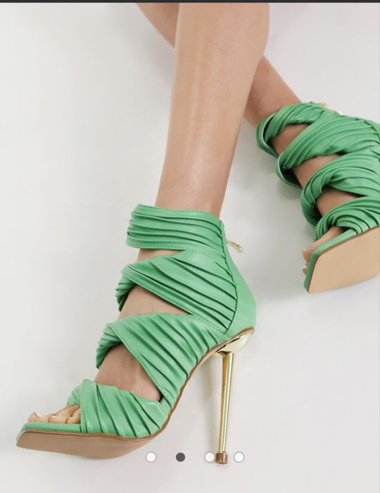 Босоножки женские