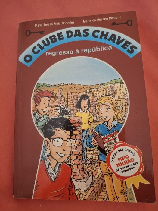 Livro Clube das Chaves regressa à República