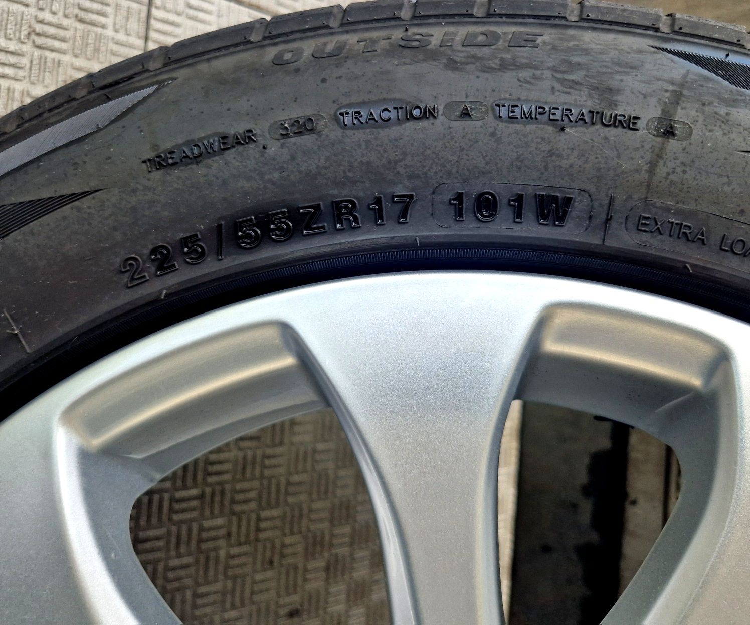 Jantes original 17 Mercedes com pneus s/novos