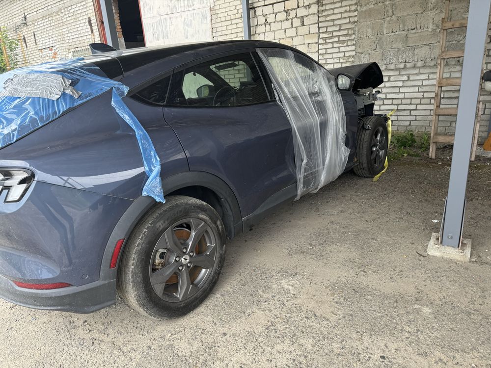 Кришка багажника, дверка ford Mustang Mach-e
