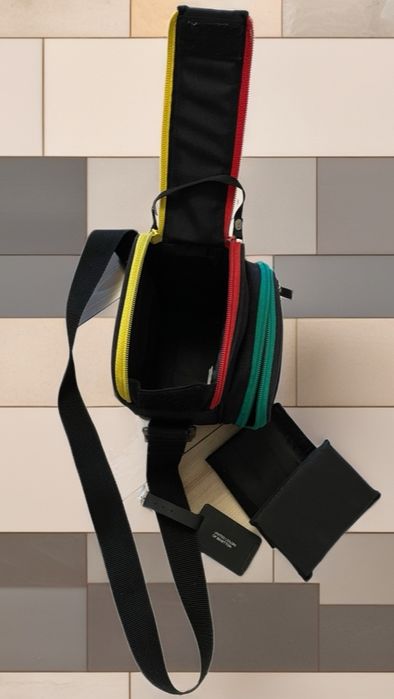 Сумка бренду UNITED COLORS OF BENETTON.  щільна тканина