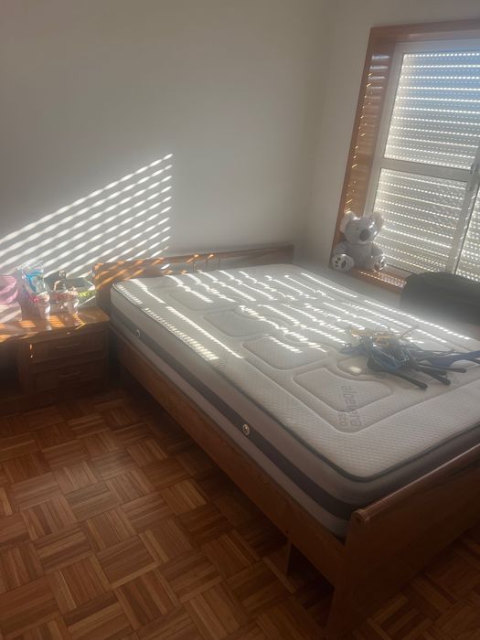 Vendo quarto de casal completo com colchão em ótimo estado 80€