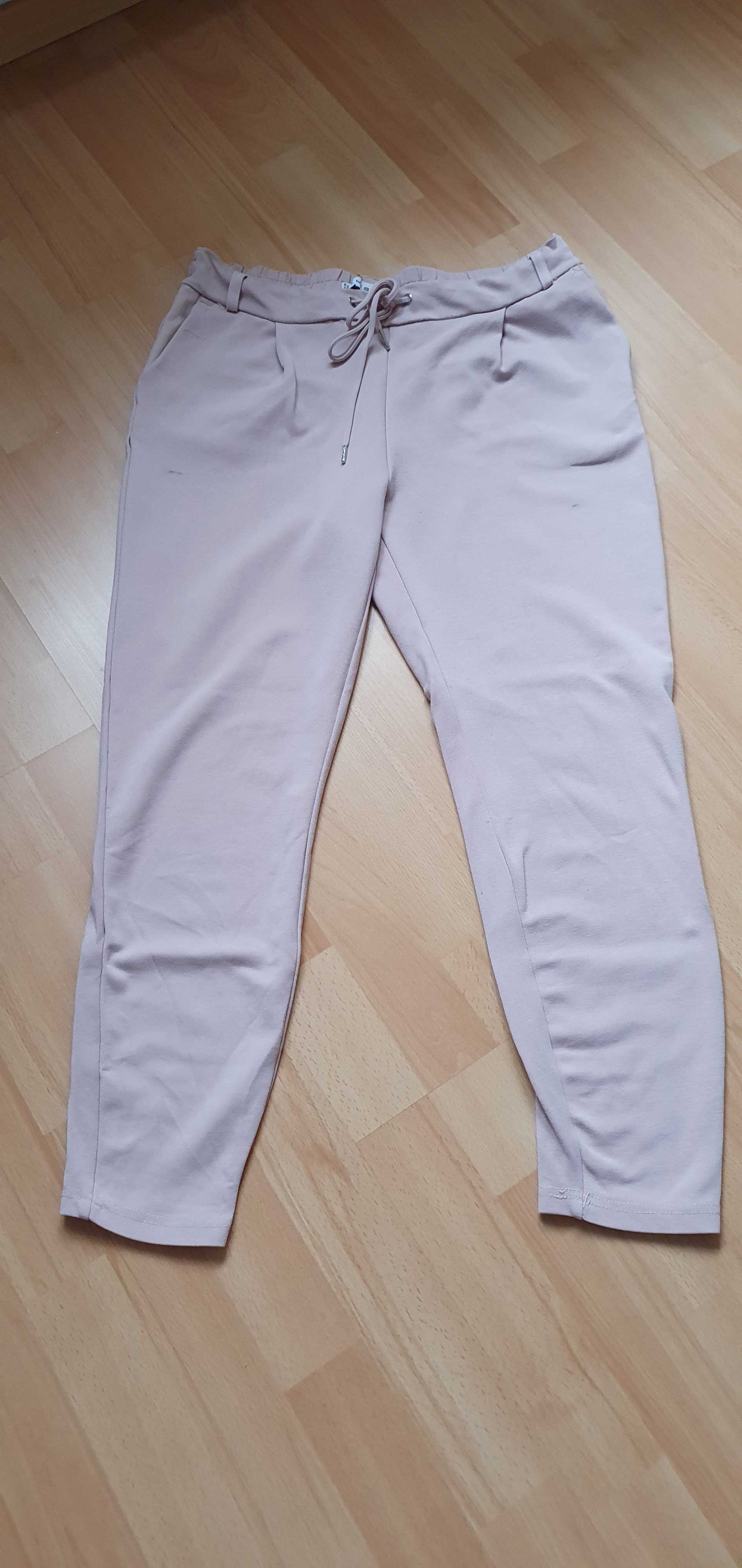Eleganckie spodnie dresowe firmy Amisu rozmiar 40