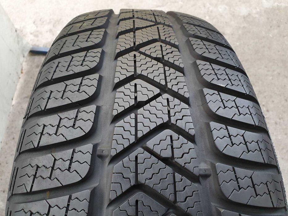 2x Pirelli Sottozero 3  215/55r17   7,4mm