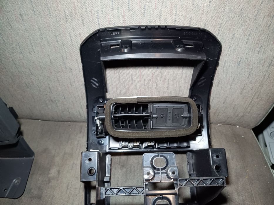 Ramka radia kratka nawiewu VW polo 9n oryginał komplet