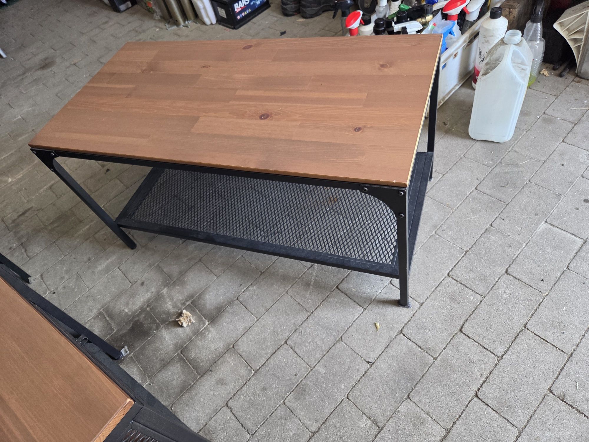 Kanapa gratis . Ikea. Stolik i szafka 500