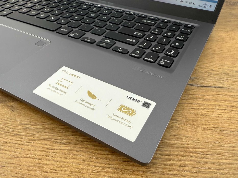 1405 Asus 15cali, CORE i3-1005G1, 8x 3.40GHz, SSD M2 -250GB, JAK NOWY!