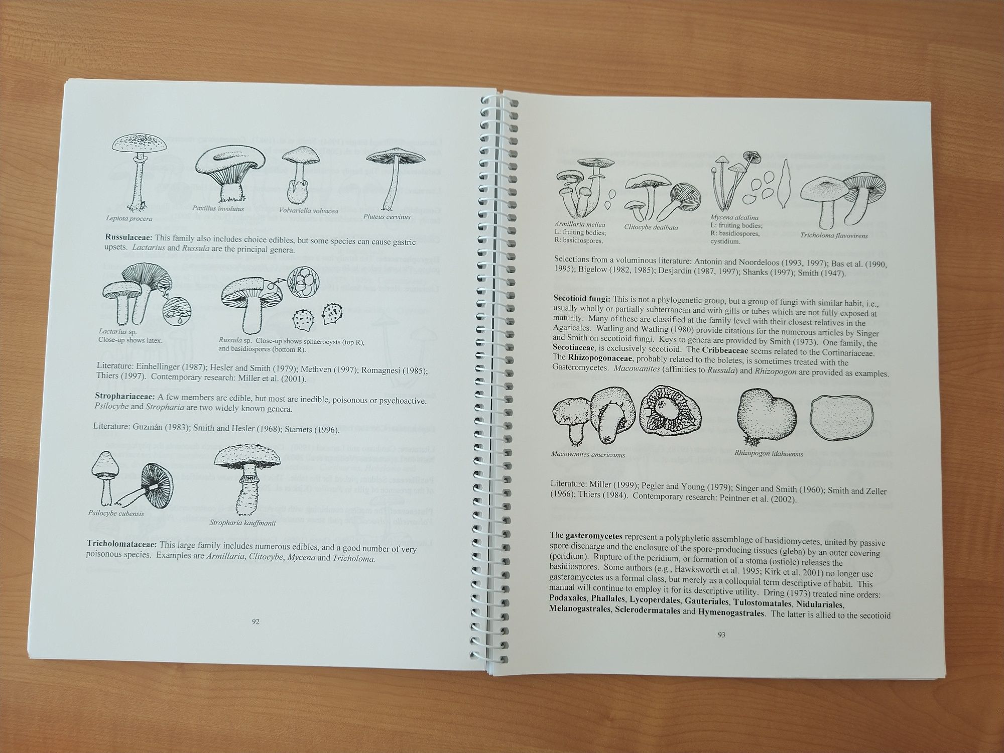 Frank M. Dugan
The Identification of Fungi: An Illustrated Introductio