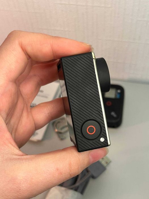 Екшн-камера GoPro Hero 4 зі змінним акумулятором