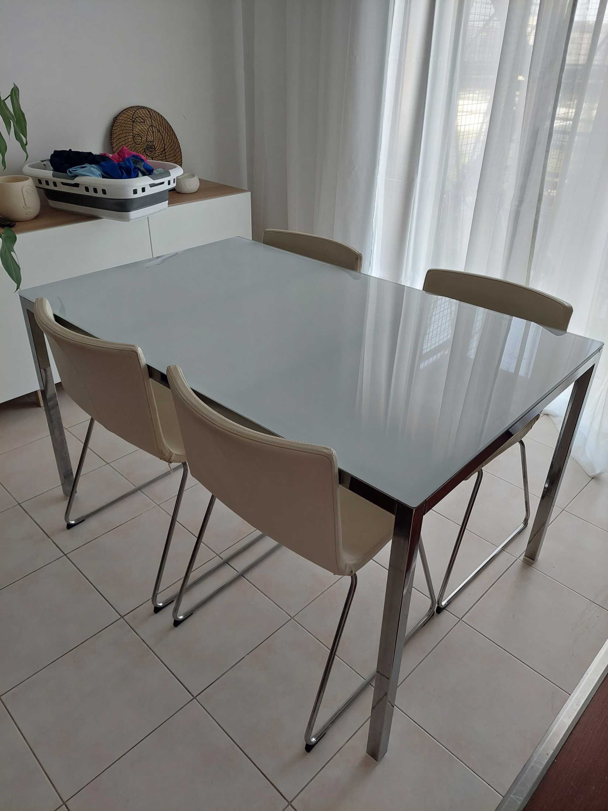 Mesa Torsby IKEA tampo vidro