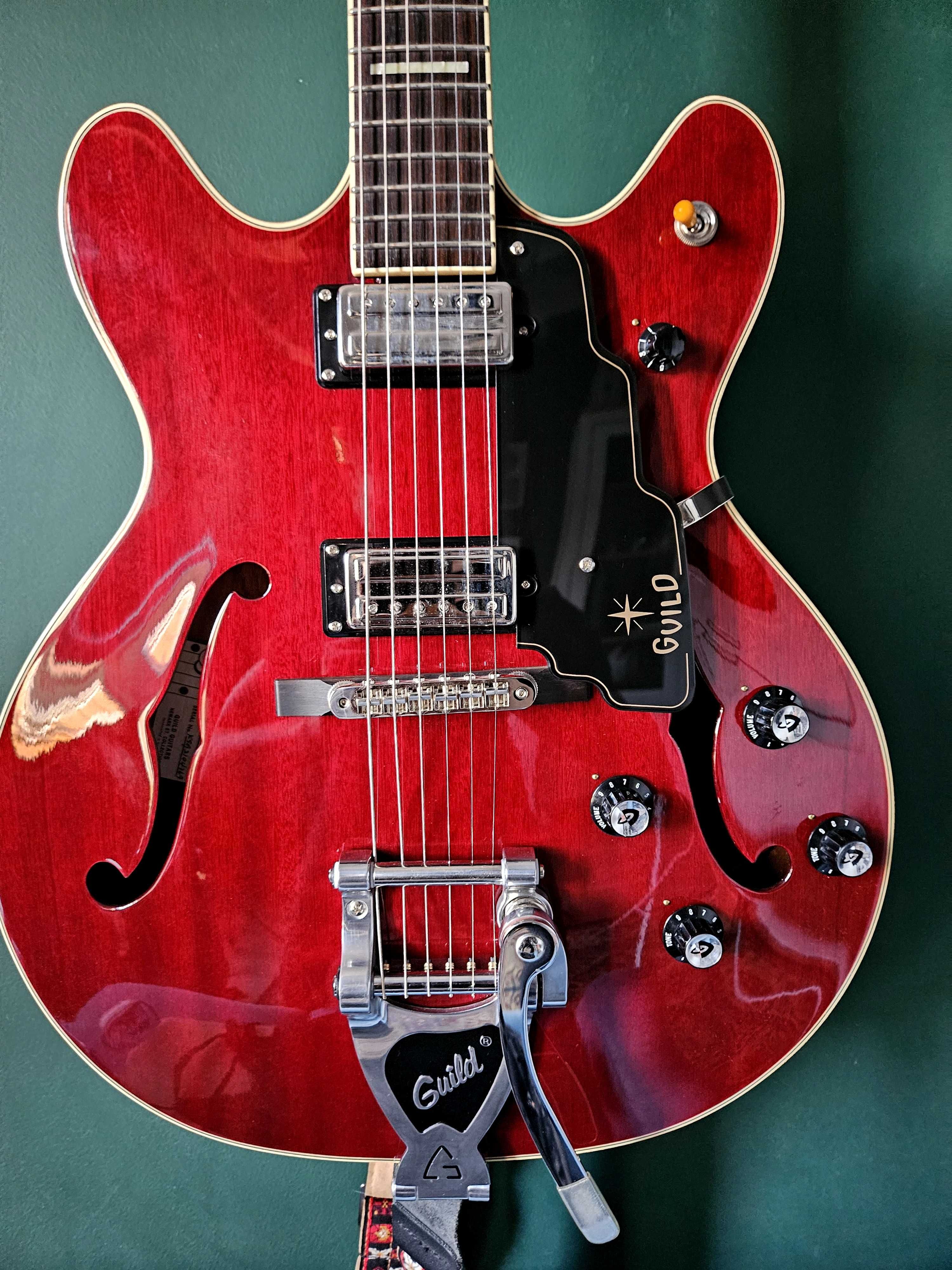 Gitara elektryczna Guild Starfire V