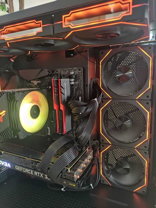 PC Gamer para jogos.