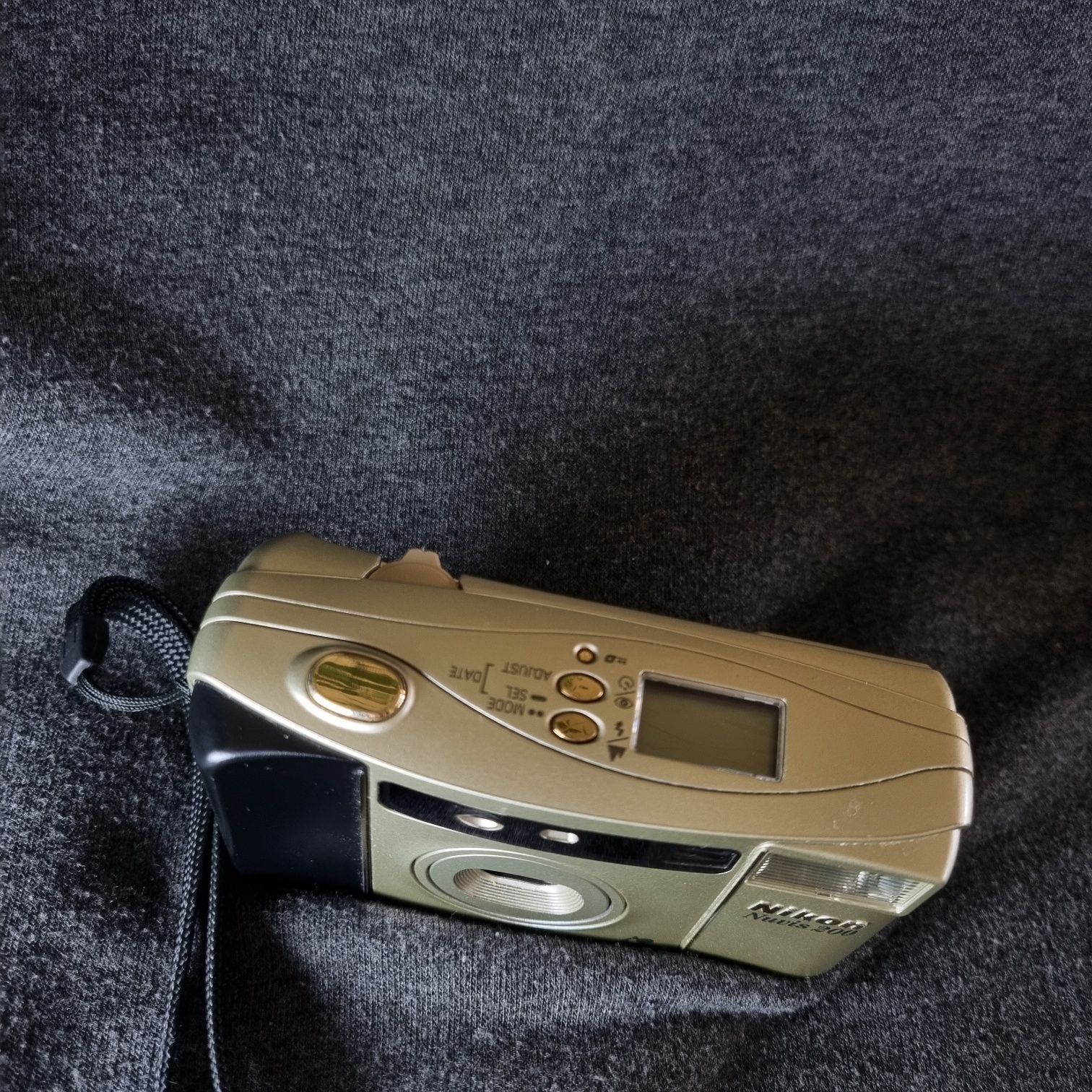Aparat analogowy Nikon Nuvis 200 – bardzo dobry stan