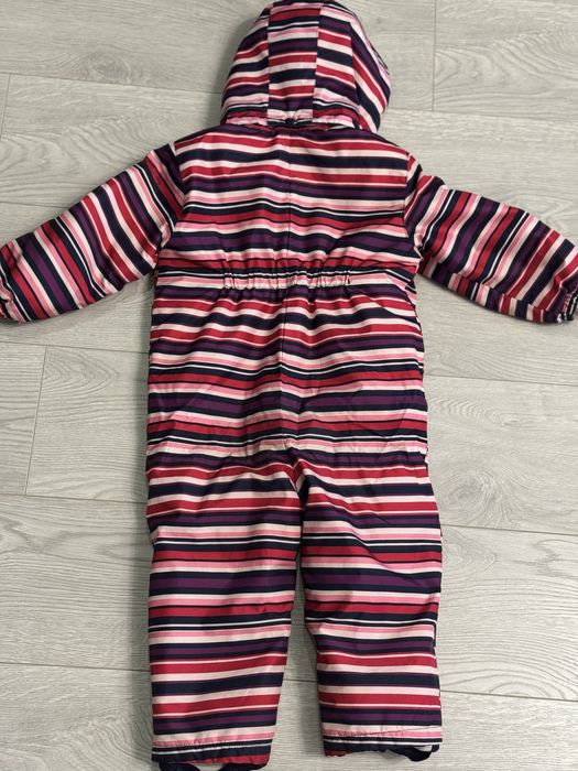 Комбінезон для дівчинки.