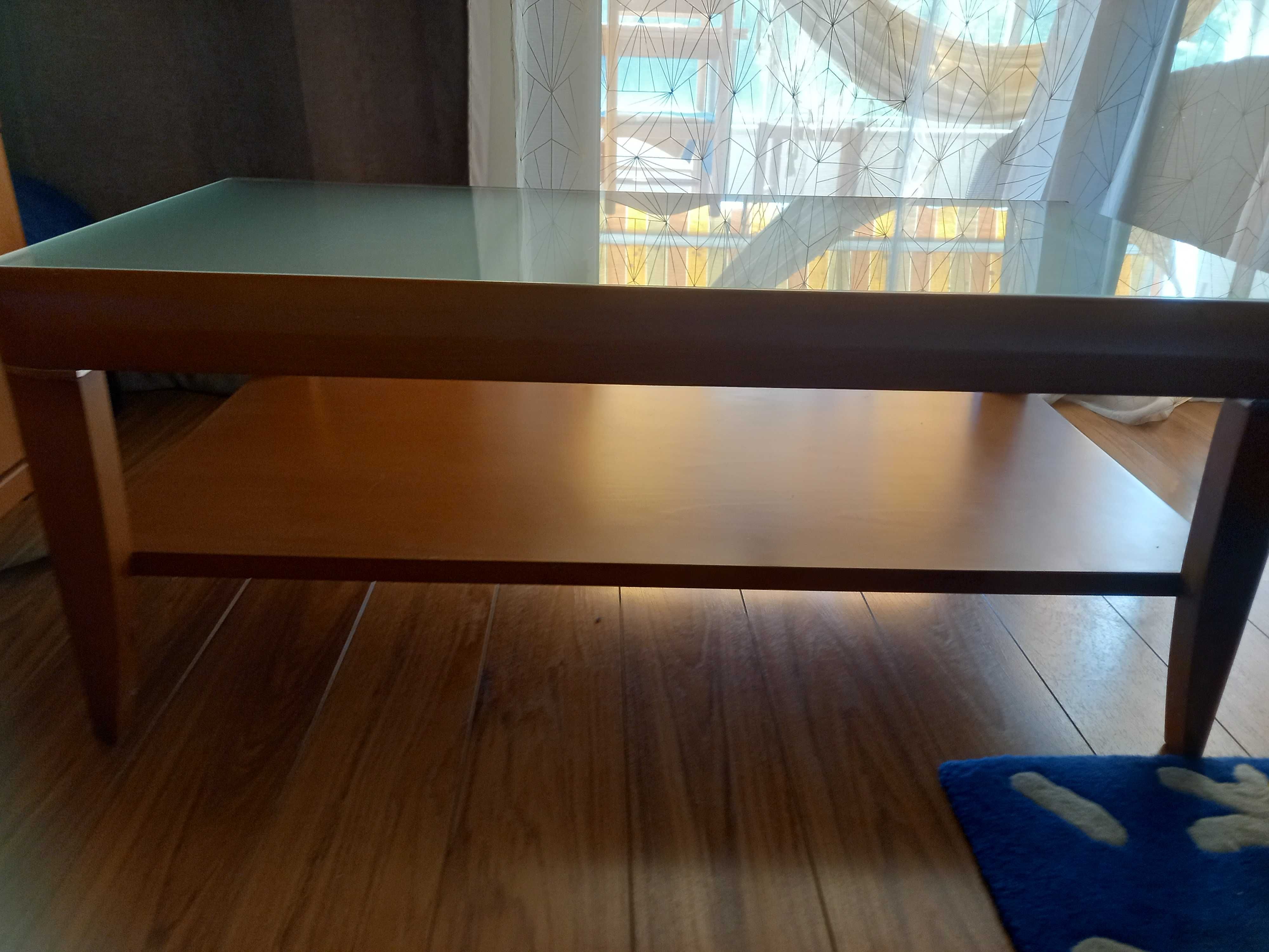 Mesa de sala com tampo de vidro