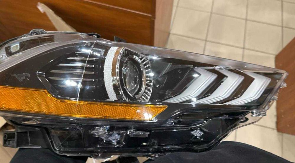 Фара права Ford Mustand 2018 - 2023 нова оригінал JR3Z13008A