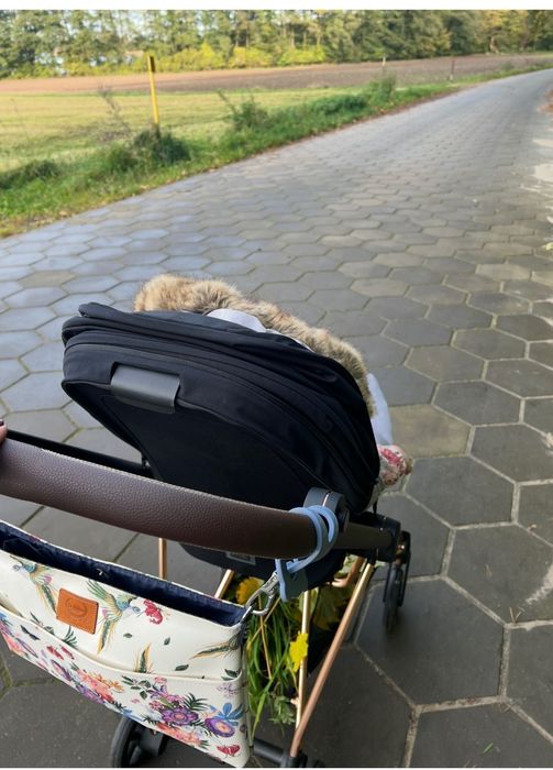 Cybex Mios 3.0 Rose Gold z tapicerką Sepia Black i dodatkami