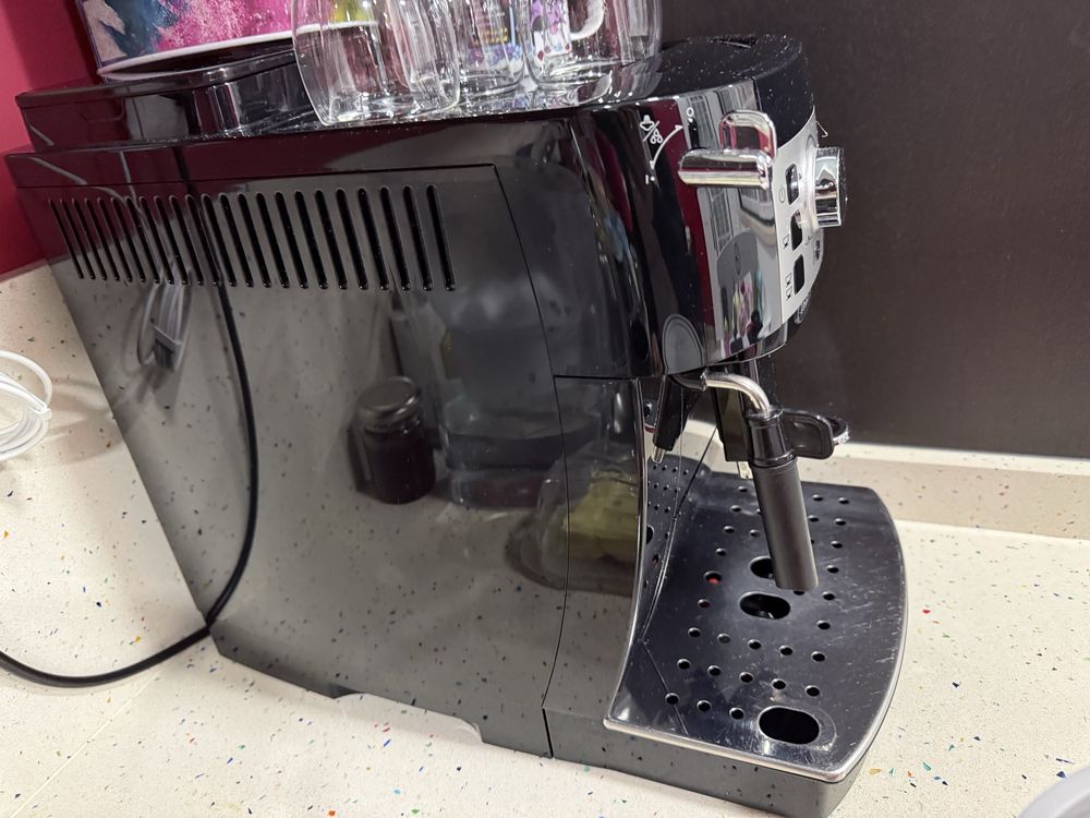 Maquina cafe Delonhgi magnifica S