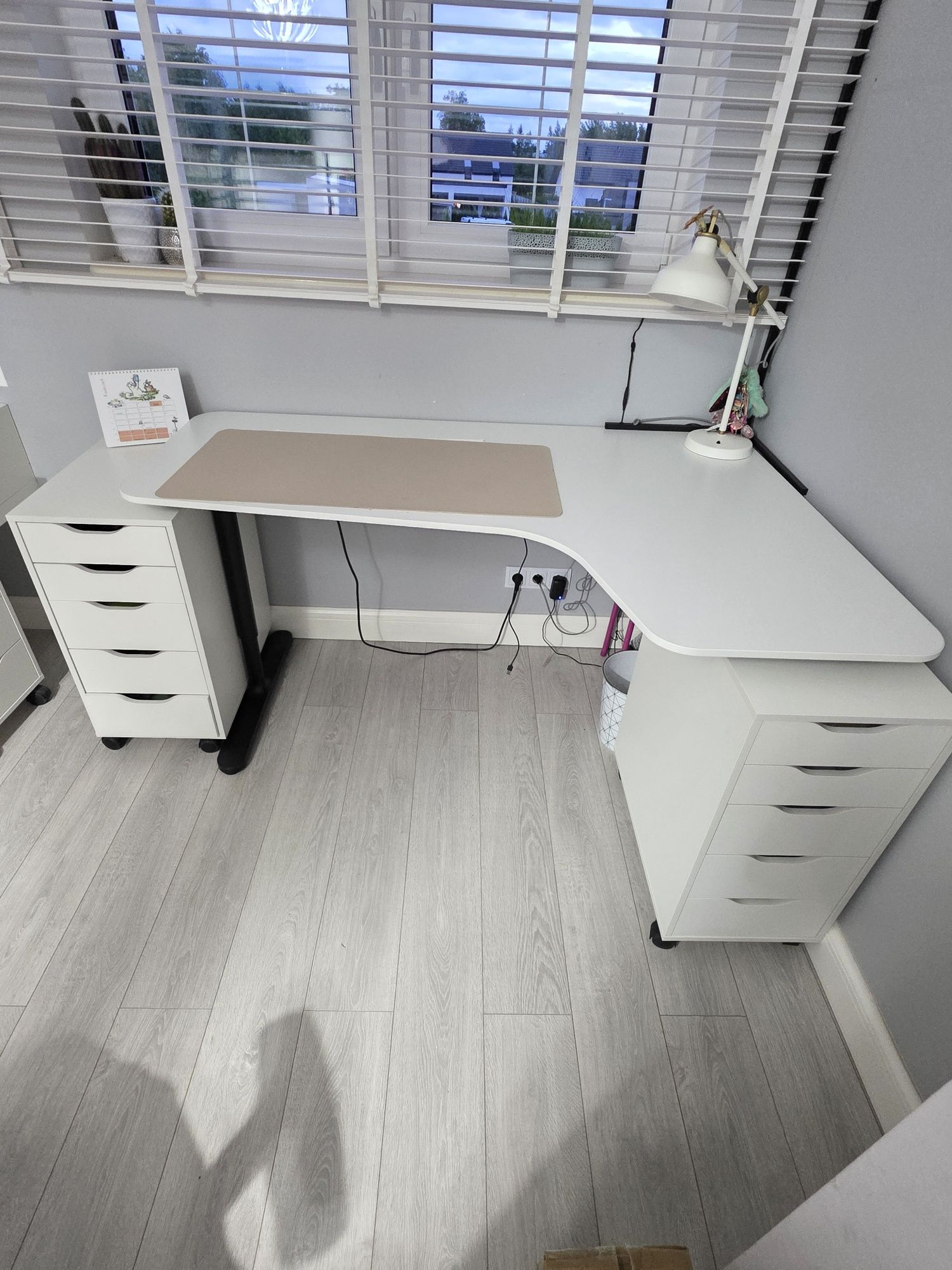 Biurko Bekant ikea