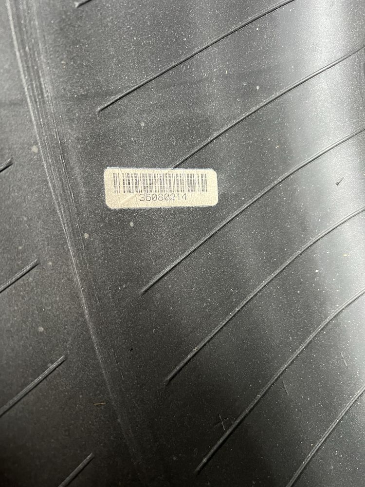 Nokian Hakka z  Black 255/45 R18