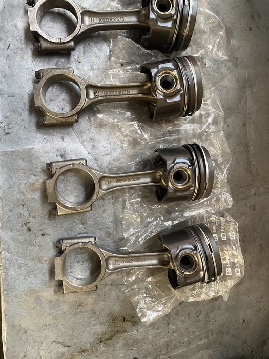 Шатуни і Поршня Таурег, Т5 з 2.5 тді