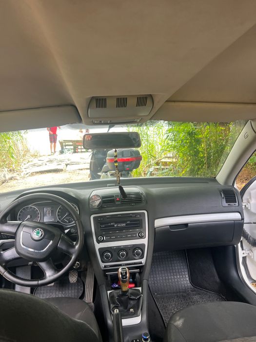 Шкода Octavia  1.6 TDI