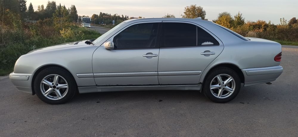 Мерседес-benz w210 4-matic 2000р