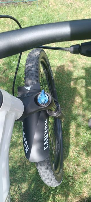 Grand Canyon Young Hero 27.5" + dodatki