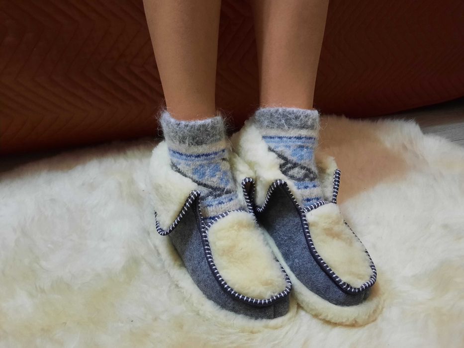 Чоловічі та жіночі кімнатні чуні-калоші з овчиною, (гумова підошва)