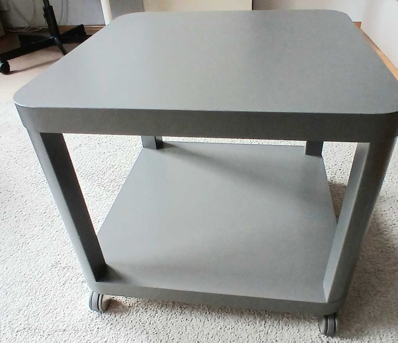 Stolik IKEA na kółkach, stan idealny