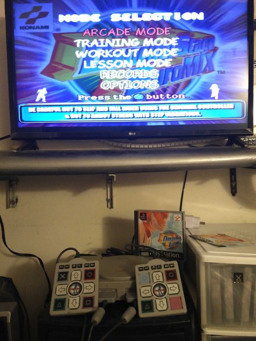 Jogo Dancing Stage Euromix e Mixer Playstation 1 PS1