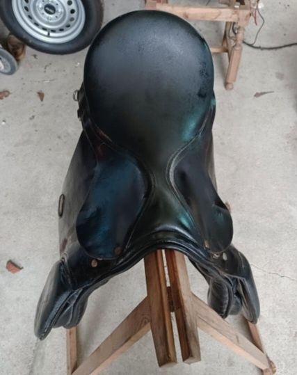 Vendo selim com muito pouco uso