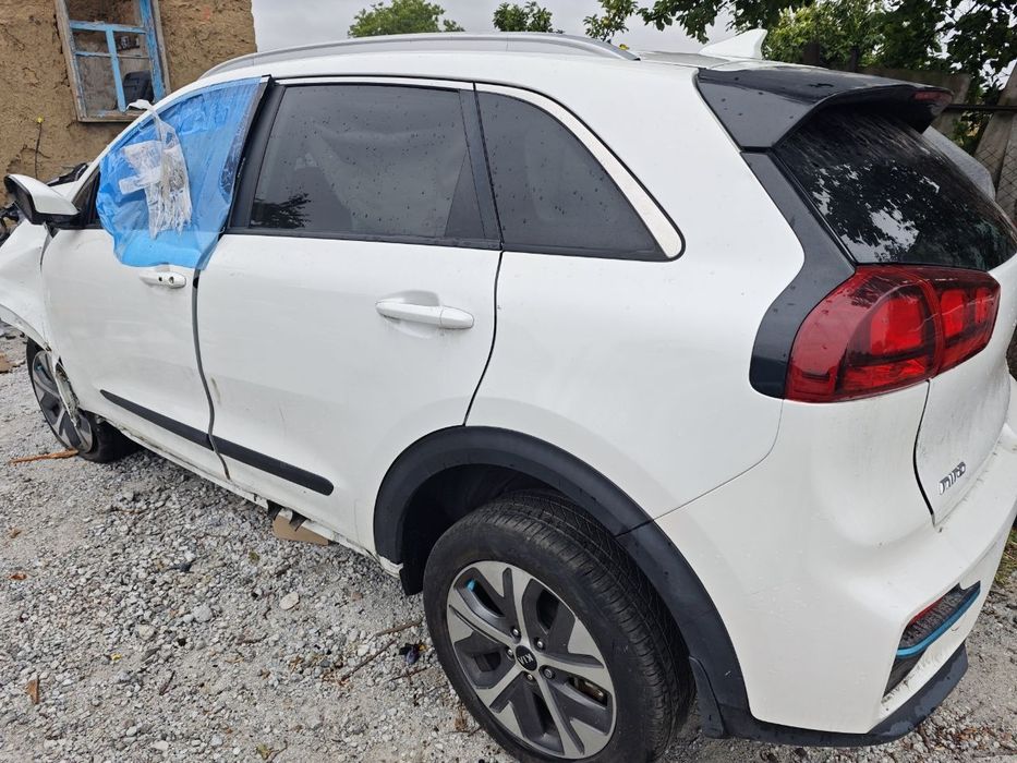 Kia Niro EV EX 64kWh 2019 из США в белом цвете 90000 миль